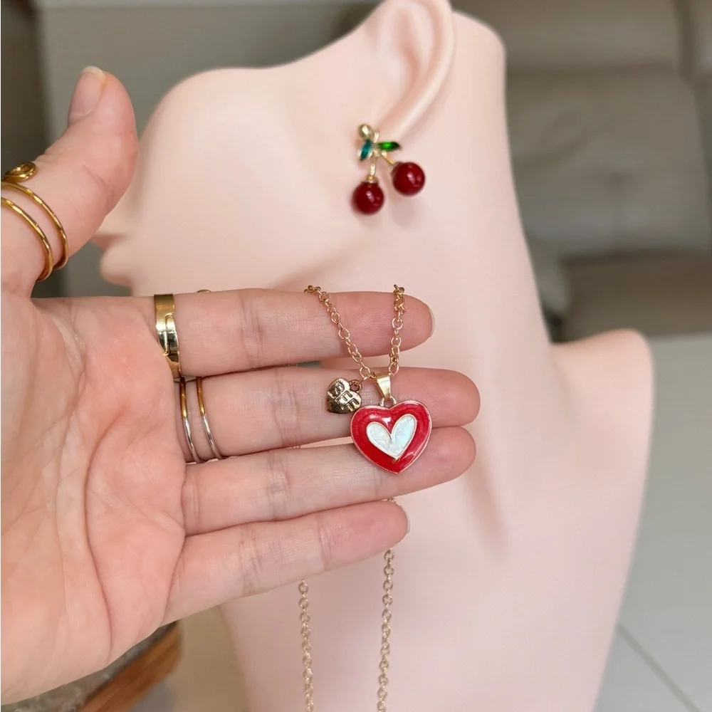 ⚜️  Red Heart Pendant Necklace